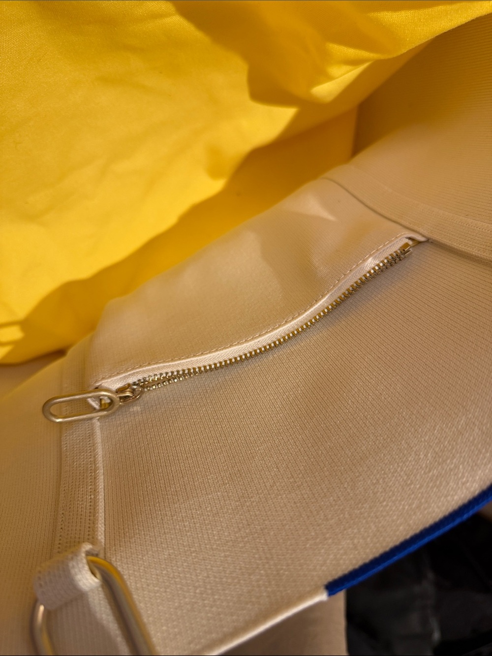 Rothy’s Cream Beach Tote with Yellow Handle - Picture 4 of 6